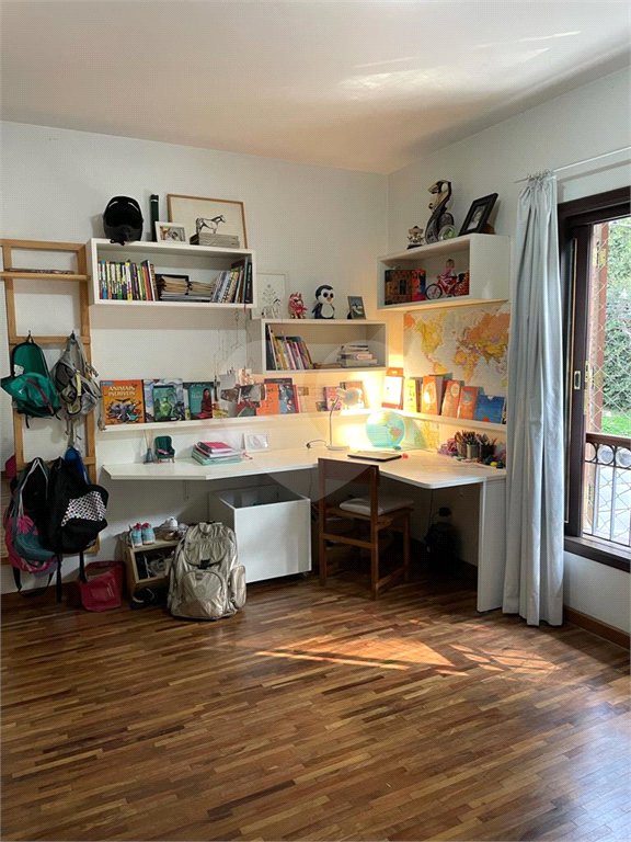 Casa à venda com 4 quartos, sendo 1 suíte, em Vila Morumbi, São Paulo, SP