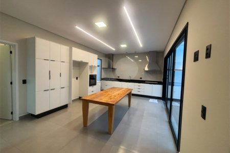 Casa à venda com 3 suítes no condomínio Residencial Chácara Ondina, Sorocaba - SP