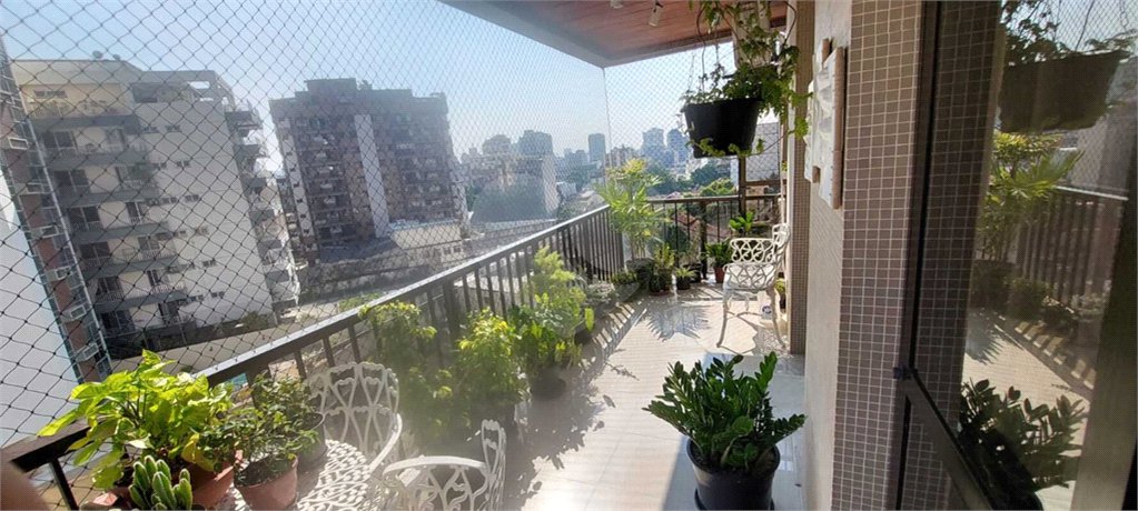 Apartamento à venda com 4 quartos, sendo 1 suíte,  em Tijuca, Rio de Janeiro, RJ