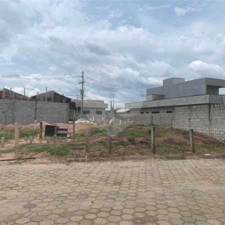 Casa em condomínio à venda com 3 quartos, sendo 1 suíte, em Jardim São Marcos, Bom Jesus dos Perdões, SP