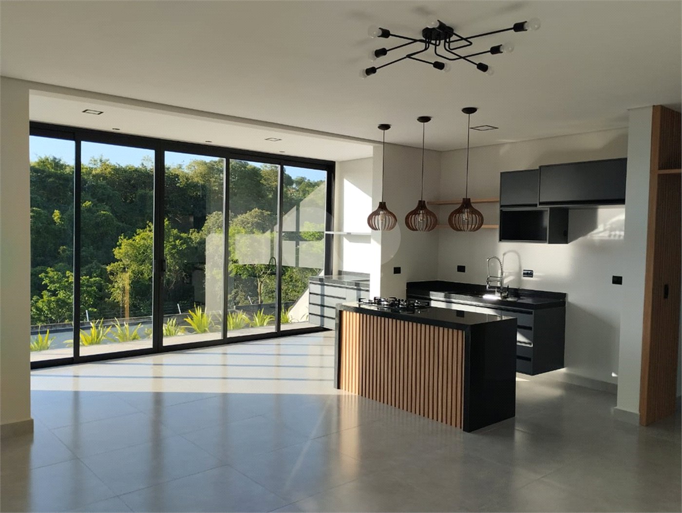 Casa à venda com 3 suítes no condomínio Mirante dos Ipês, Salto - SP