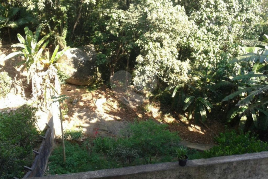 Casa Térrea à venda com 5 quartos, sendo 2 suítes,  em Horto Florestal, São Paulo, SP