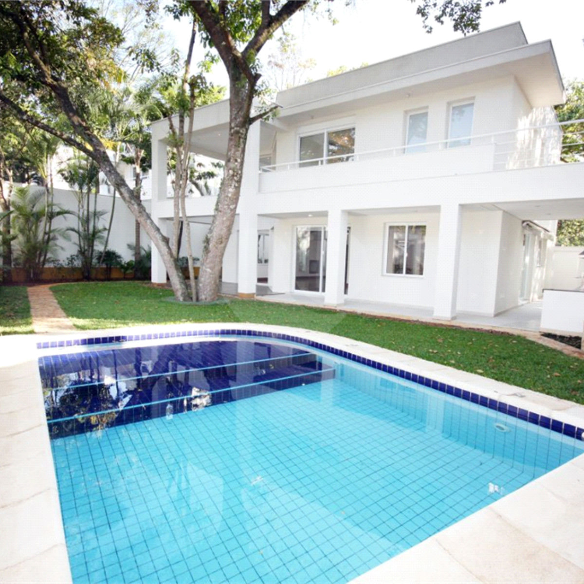 Casa à venda com 4 suítes no condomínio Vila Alba, São Paulo - SP