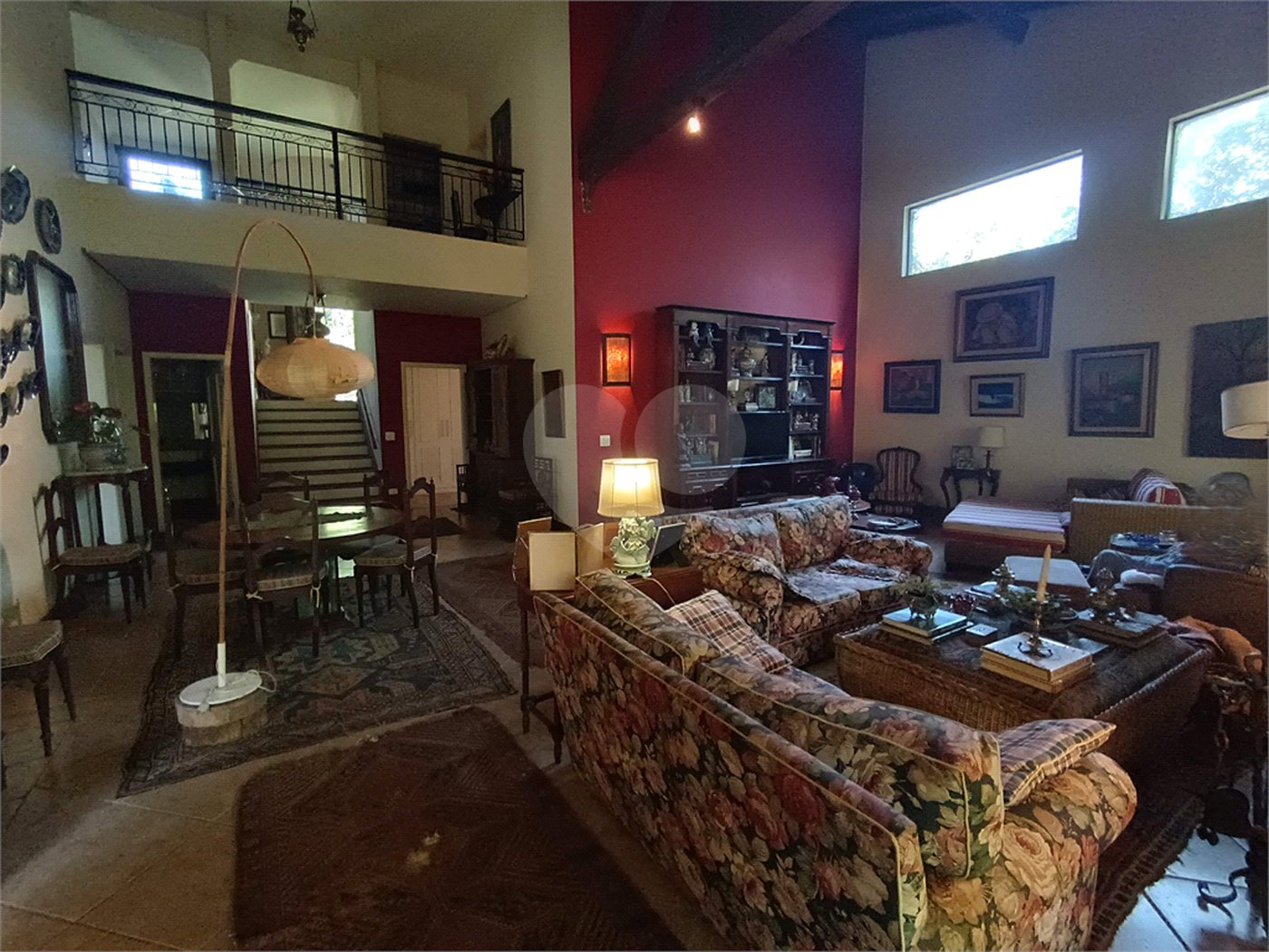 Casa à venda com 4 quartos, sendo 3 suítes, no condomínio Patrimônio do Carmo, São Roque - SP