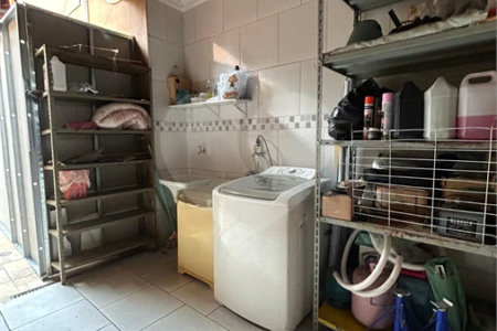 Sobrado à venda com 3 quartos, sendo 1 suíte,  em Jardim Regina, Indaiatuba, SP