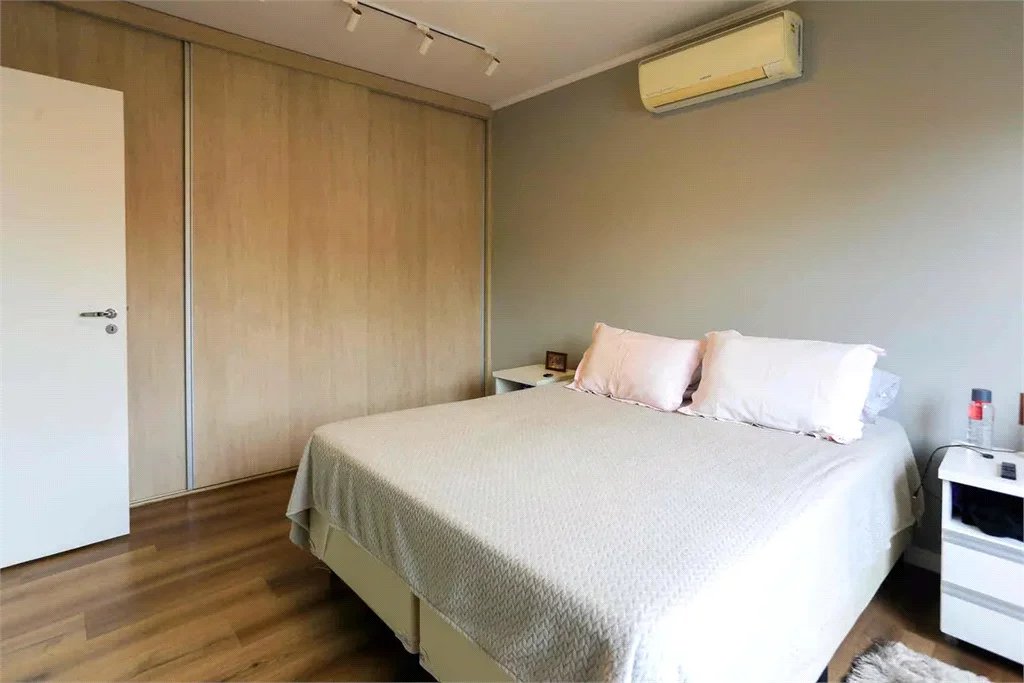 Sobrado à venda com 3 quartos, sendo 1 suíte, em Vila Lageado, São Paulo, SP