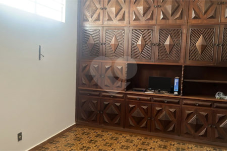 Casa à venda com 3 quartos, sendo 1 suíte, em Vila Progresso, Araraquara, SP