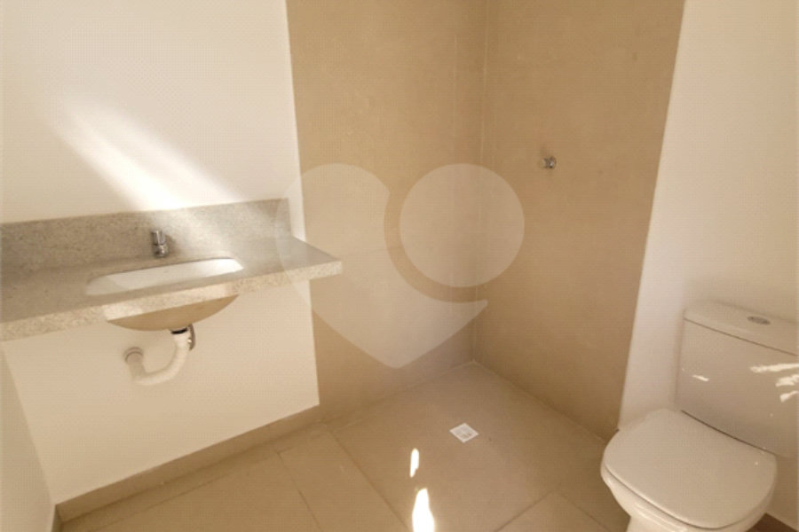 Casa Térrea à venda ou para alugar com 4 quartos, sendo 3 suítes,  em Horto Florestal, São Paulo, SP