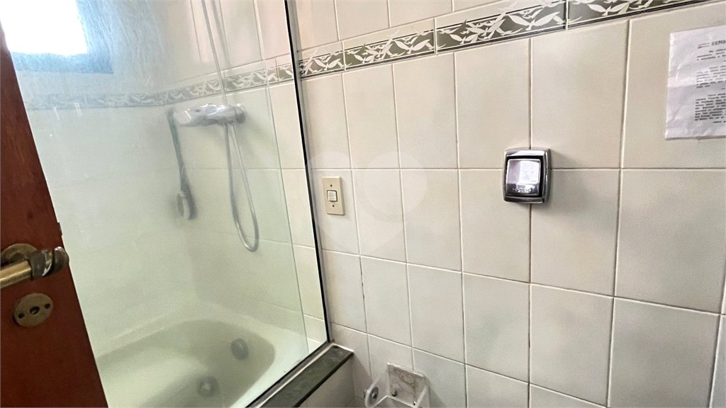 Apartamento à venda com 3 suítes em Moema, São Paulo, SP