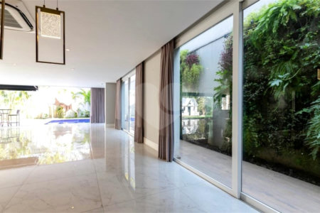 Casa à venda com 4 suítes no condomínio Hípica Garden, São Paulo - SP
