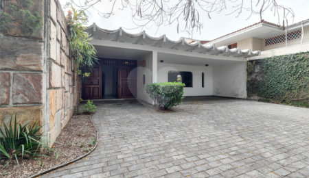 Casa Térrea à venda com 4 quartos, sendo 2 suítes,  em Brooklin Velho, São Paulo, SP