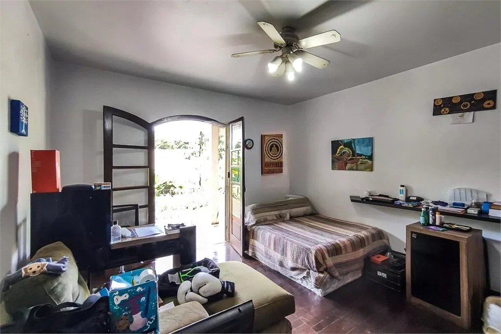 Sobrado à venda com 4 quartos, sendo 2 suítes, em Jardim Morumbi, São Paulo, SP