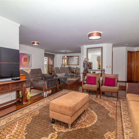 Apartamento à venda com 4 quartos, sendo 2 suítes, em Campo Belo, São Paulo, SP