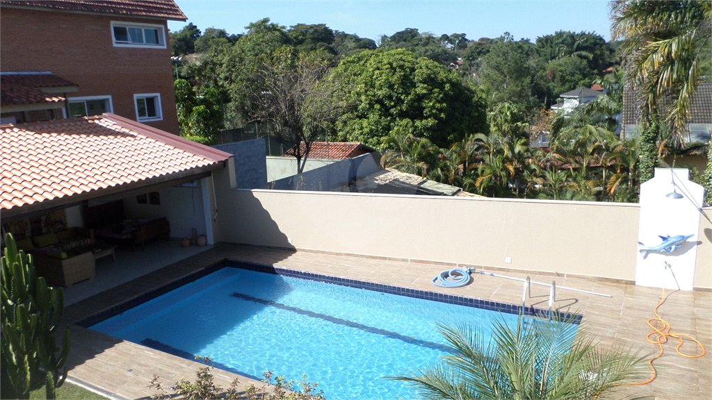 Sobrado à venda com 4 suítes em Recanto Impla, Carapicuíba, SP
