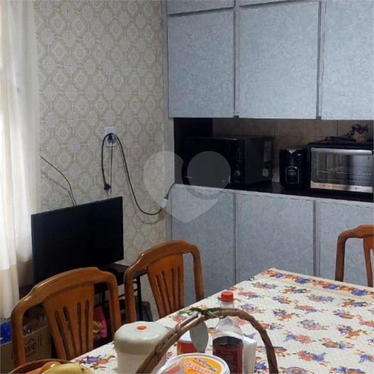 Sobrado de 284m2 na Saúde com 4 dorms, 1 suíte, 3 banheiros, 4 vagas. Estuda permuta.