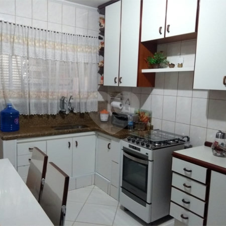 Sobrado à venda com 3 quartos, sendo 2 suítes, em Parque Vitória, São Paulo, SP