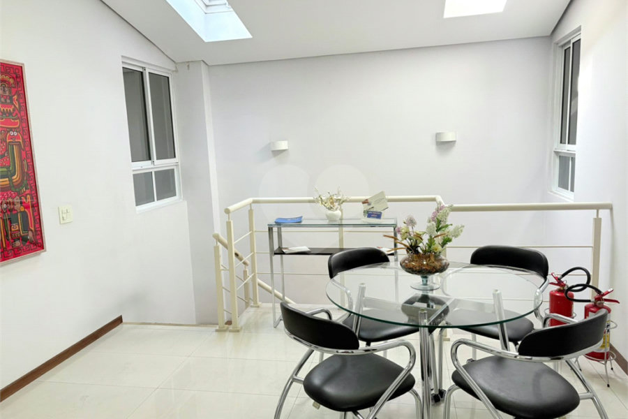 Sobrado à venda com 4 quartos em Santana, São Paulo, SP