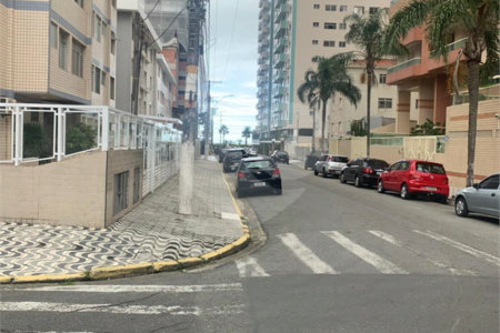 Apartamento à venda com 2 quartos, sendo 1 suíte,  em Canto do Forte, Praia Grande, SP