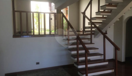 Sobrado à venda com 4 quartos, sendo 3 suítes, em Tremembé, São Paulo, SP