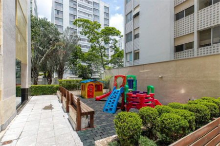Apartamento à venda com 3 quartos, sendo 1 suíte, em Itaim Bibi, São Paulo, SP