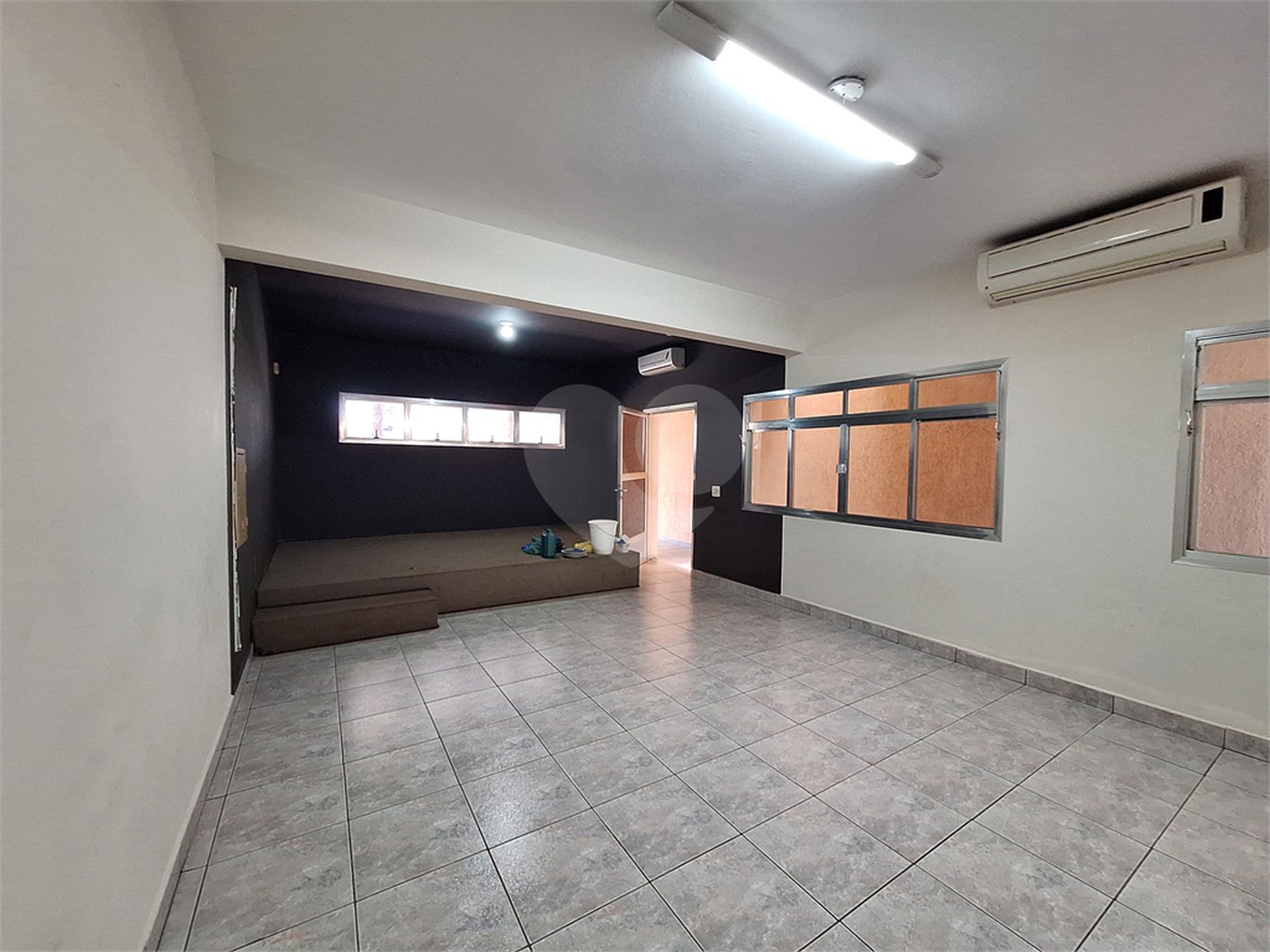 Casa à venda ou para alugar com 4 quartos, sendo 2 suítes,  em Santa Rosa, Vinhedo, SP