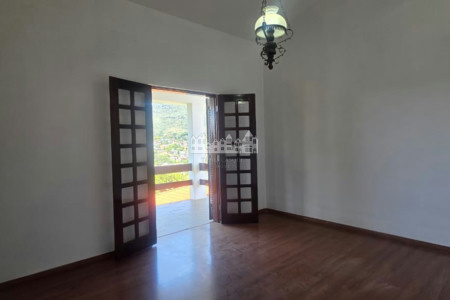 Casa à venda com 5 quartos, sendo 3 suítes, em Itapetinga, Atibaia, SP