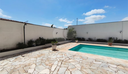 Casa à venda ou para alugar com 3 suítes no condomínio Estância Marambaia, Vinhedo - SP