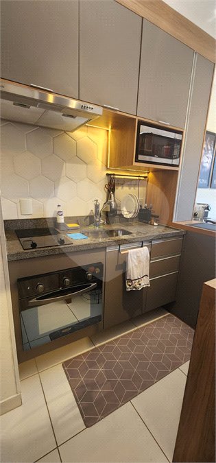 Apartamento à venda ou para alugar com 1 suíte em República, São Paulo, SP
