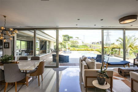 Casa à venda com 4 suítes no condomínio Campo de Toscana, Vinhedo - SP