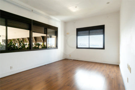 Duplex à venda com 6 quartos, sendo 4 suítes, em Alto de Pinheiros, São Paulo, SP