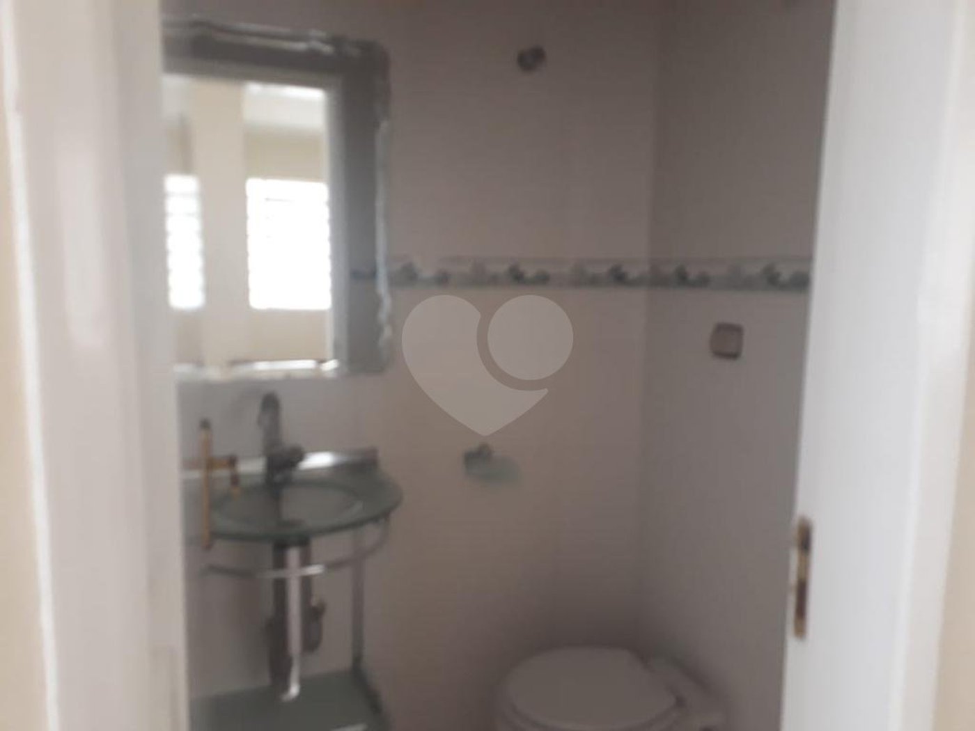 Casa à venda com 4 quartos, sendo 2 suítes, em Santana, São Paulo, SP