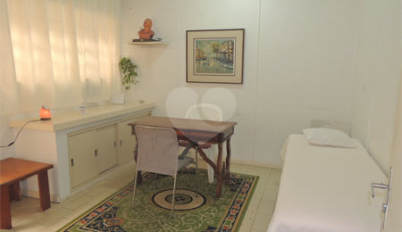 Sobrado à venda com 3 quartos, sendo 1 suíte, em Indianópolis, São Paulo, SP