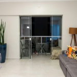 Apartamento com 2 dormitórios à venda, 76 m² por R$ 365.000,00 - Vila Júlia - Guarujá/SP