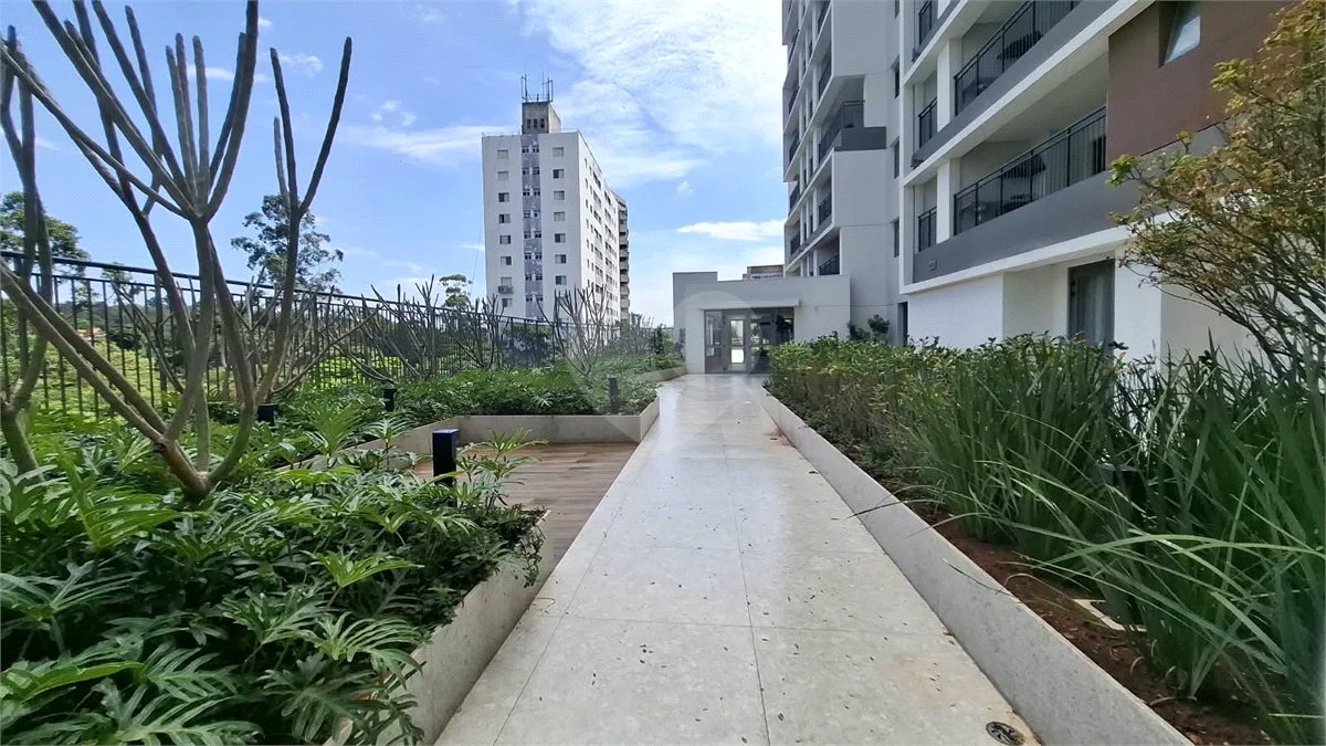 Apartamento à venda com 3 suítes em Vila Pirajussara, São Paulo, SP