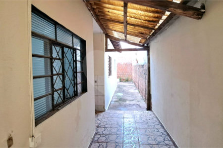 Casa ampla em bairro tranquilo – excelente oportunidade para morar ou investir!