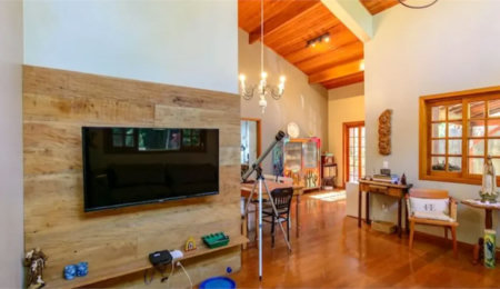 Casa à venda com 4 quartos, sendo 2 suítes,  em Granja Viana, Cotia, SP