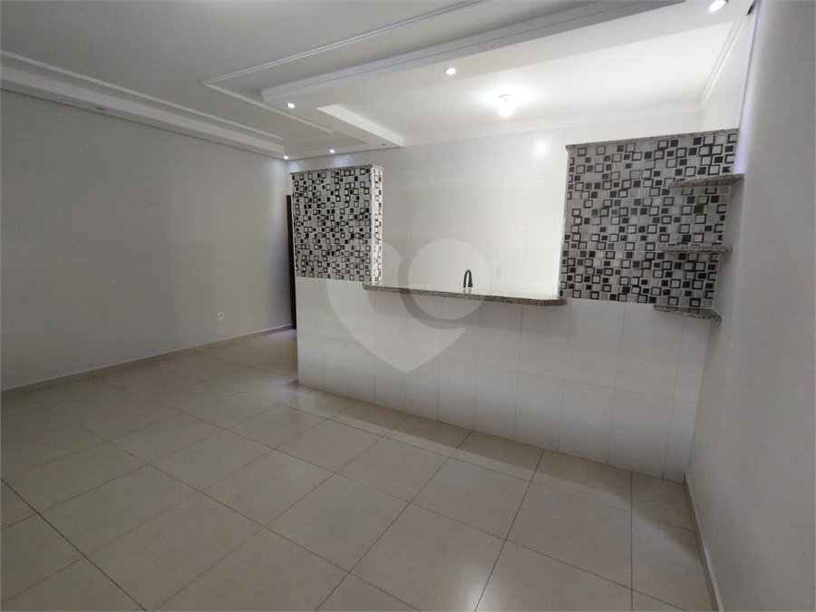 Casa para alugar com 3 quartos, sendo 1 suíte,  em Jardim Itália, Itapetininga, SP