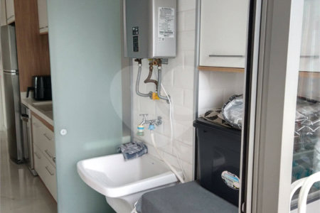 Apartamento à venda com 3 quartos, sendo 1 suíte, em Santo Amaro, São Paulo, SP