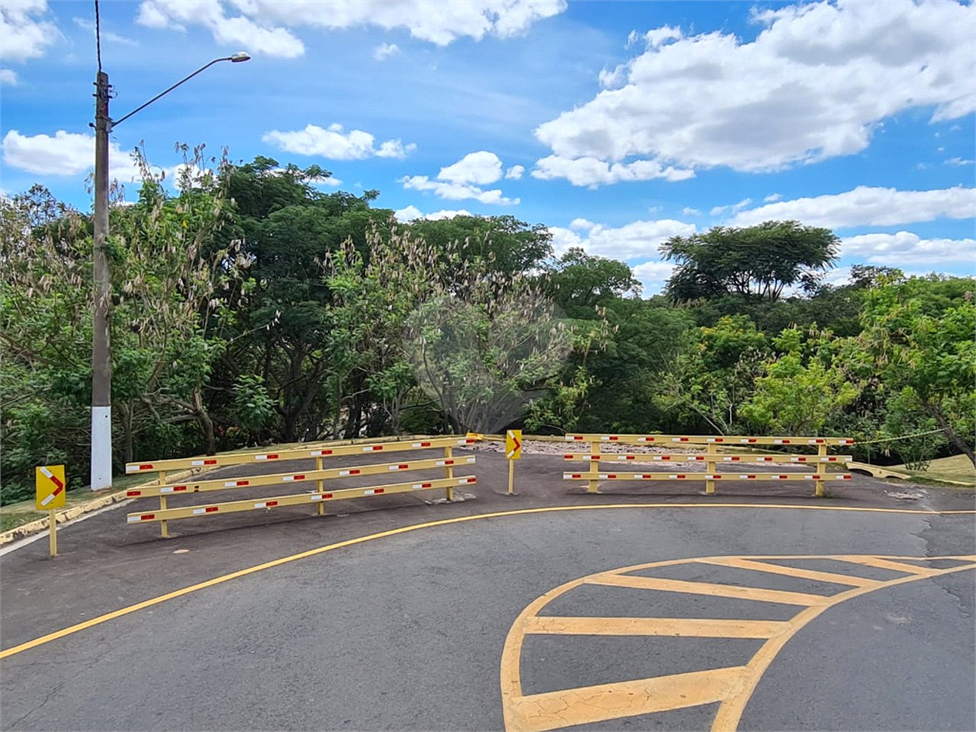 Casa à venda com 3 suítes no condomínio Terras de São Francisco, Vinhedo - SP