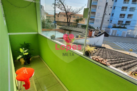 Sobrado à venda com 4 quartos, sendo 1 suíte,  em Jardim Rodolfo, São José dos Campos, SP