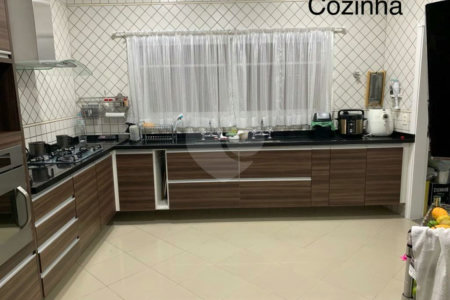 Casa à venda com 4 suítes em Parque dos Príncipes, São Paulo, SP
