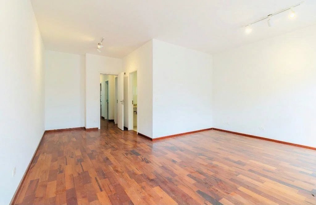 Casa à venda com 3 quartos, sendo 1 suíte,  no condomínio Reserva do Visconde, São Paulo - SP