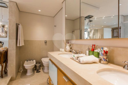 Apartamento à venda com 3 suítes em Campo Belo, São Paulo, SP