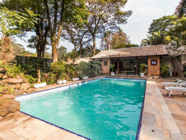 Casa à venda com 5 quartos, sendo 3 suítes,  em Alto da Boa Vista, São Paulo, SP