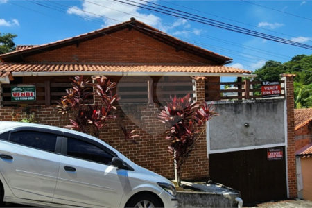 Casa de Vila à venda com 4 quartos, sendo 1 suíte, em Rio do Ouro, São Gonçalo, RJ