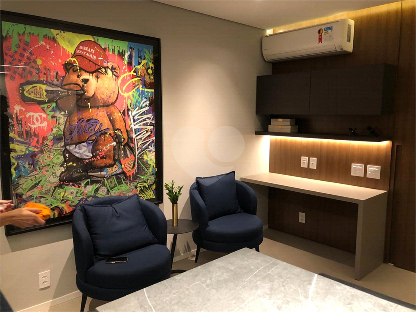 Apartamento à venda com 4 quartos, sendo 1 suíte, em Cerqueira César, São Paulo, SP