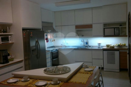 Casa à venda com 5 suítes em Jardim Marajoara, São Paulo, SP