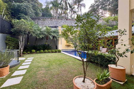 Casa à venda com 5 quartos, sendo 4 suítes, no condomínio Pignatari, São Paulo - SP