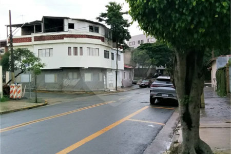 Apartamento com 83m² , 2 dormitórios , 2 vagas , à venda no bairro Cerâmica em São Caetano do Sul.