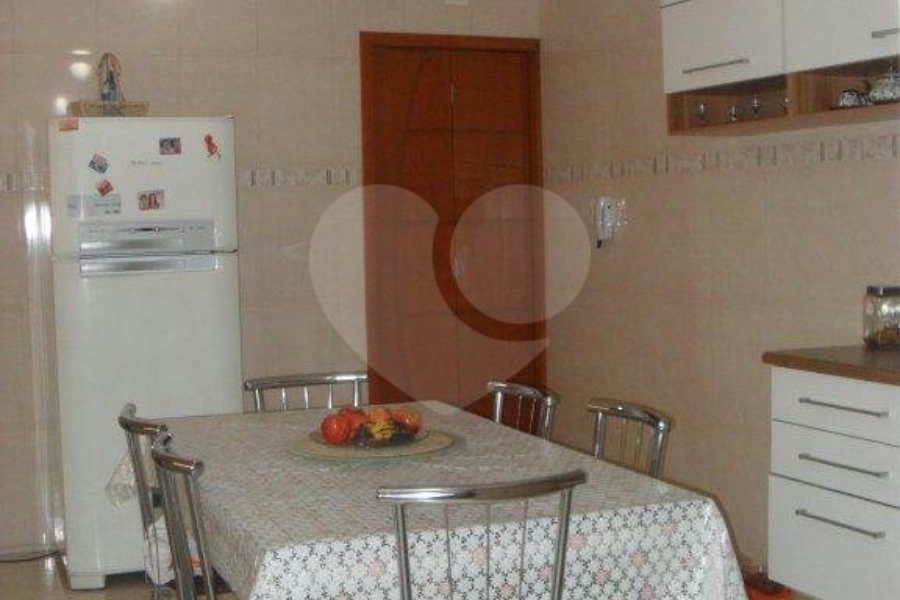 Sobrado à venda com 3 quartos, sendo 1 suíte, em Vila Mazzei, São Paulo, SP